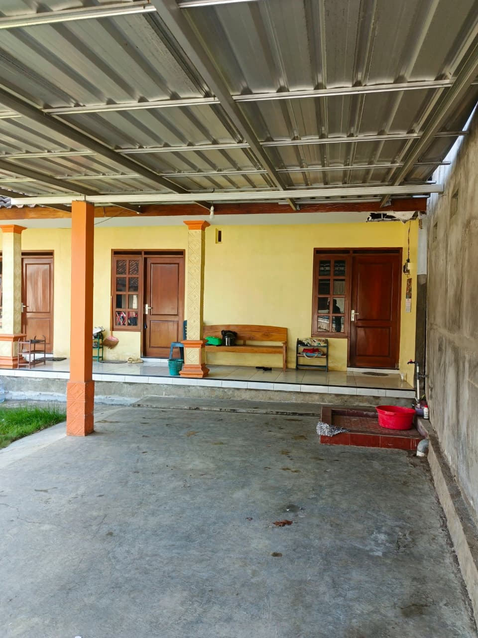 Teras kamar Kost Almawadah Salatiga